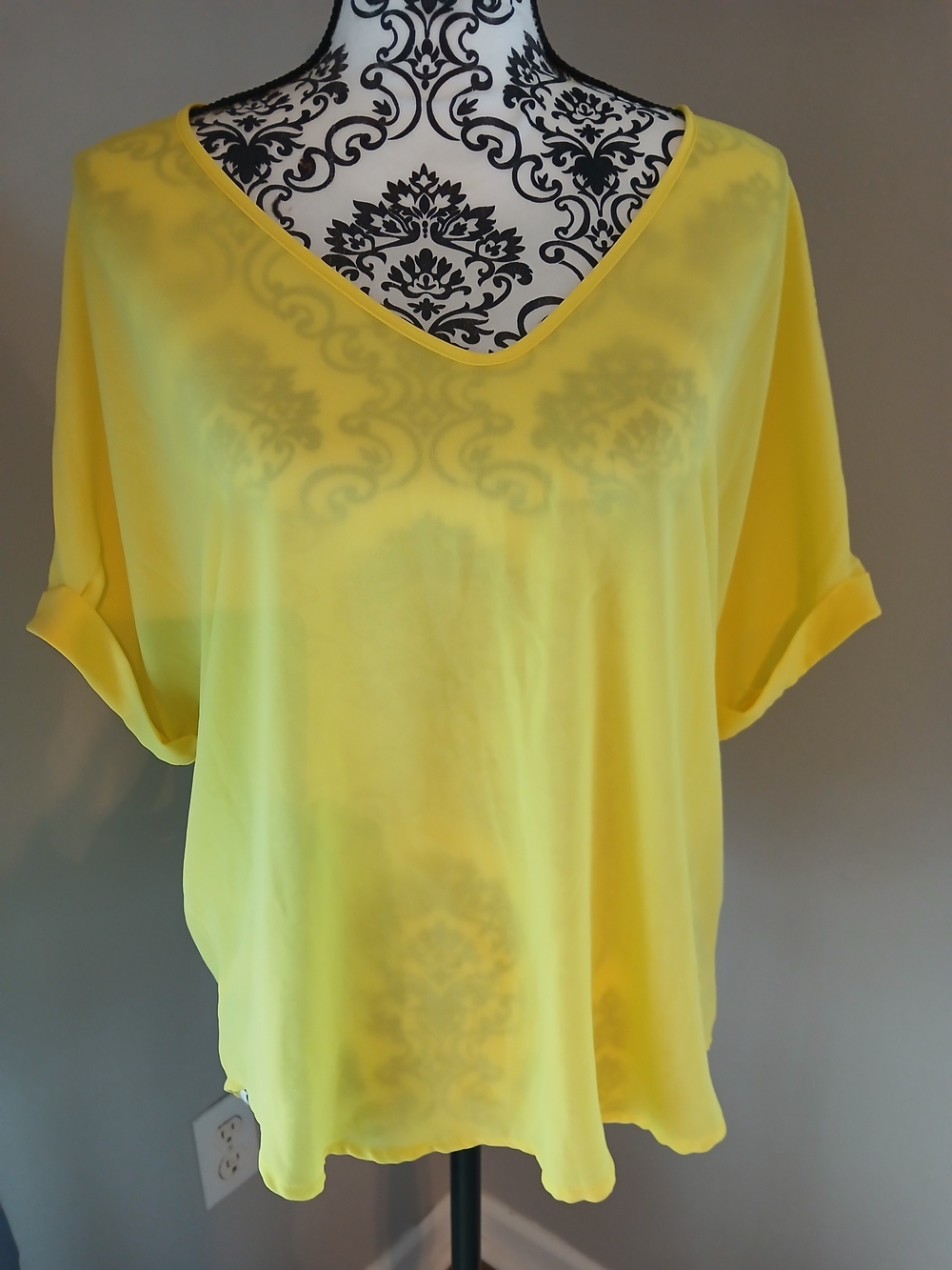 Lush Sunny Yellow V-Neck Short Sleeve Blouse
